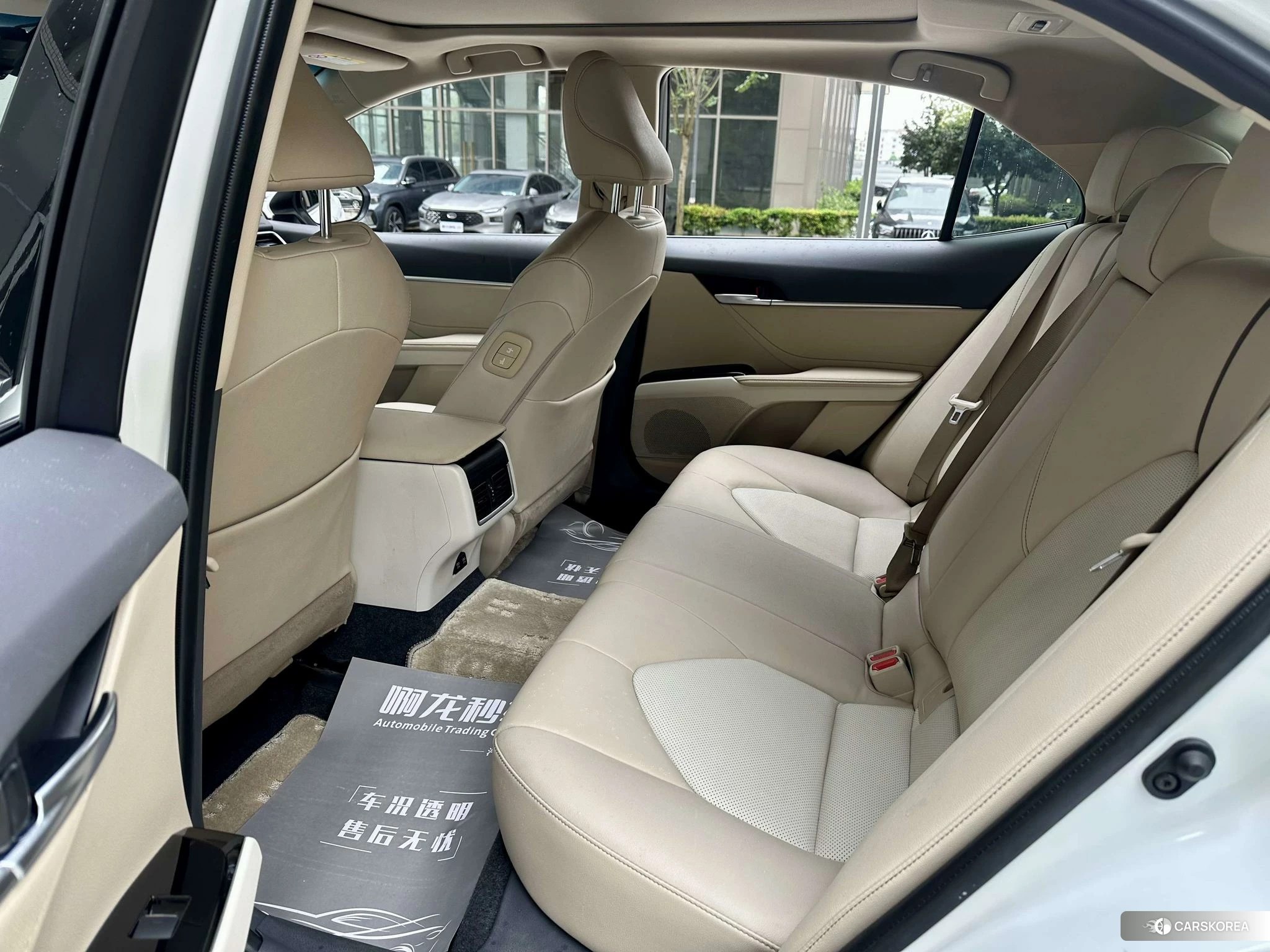 Toyota Camry 2021 Белый из Китая, фото 2