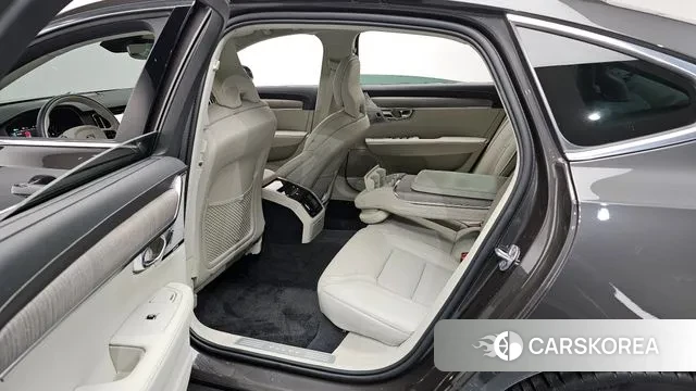 Volvo S90 2023 Серый из Кореи, фото 2