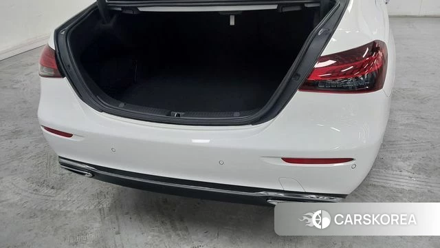 Mercedes-Benz E-Class W213 2022 Белый из Кореи, фото 2