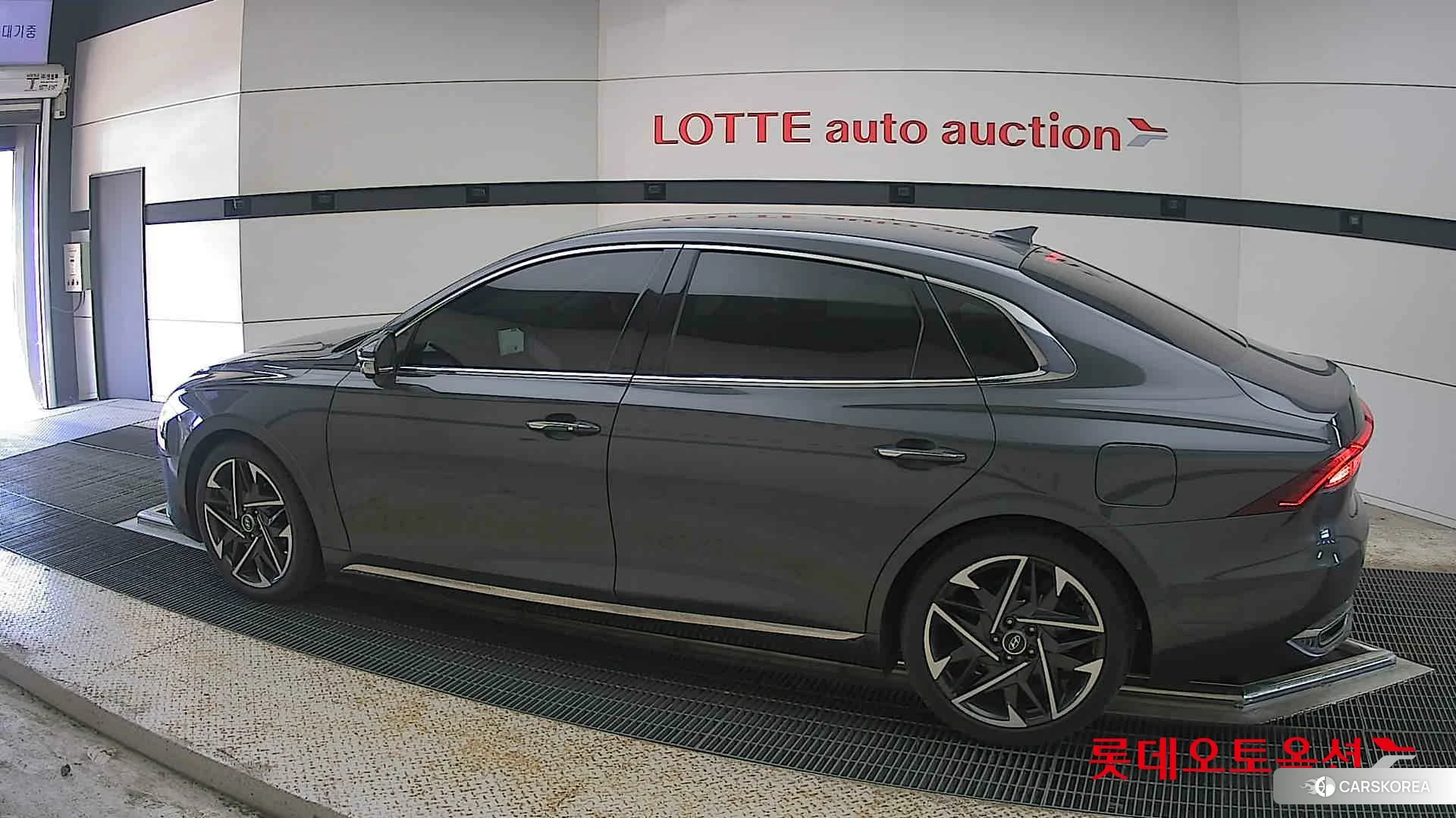 Hyundai Grandeur 2022 Nocturne Grey Metallic из Кореи, фото 2