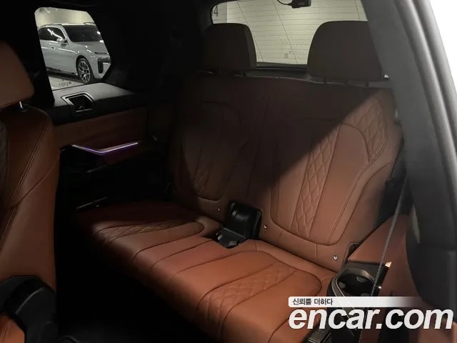 BMW X7 (G07) 2023 Белый из Кореи, фото 2