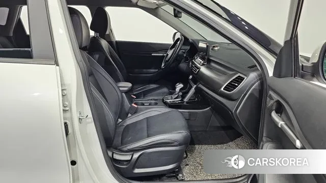 Kia Seltos 2022 Белый из Кореи, фото 2