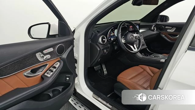 Mercedes-Benz GLC-Class X253 2022 Белый из Кореи, фото 2