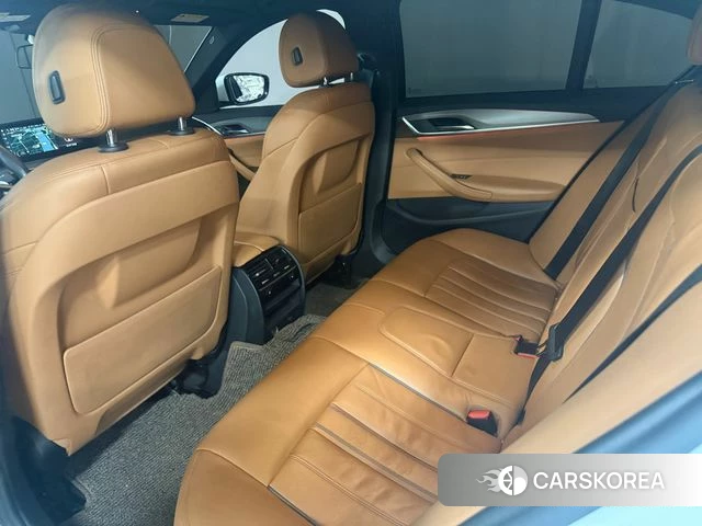 BMW 5 Series (G30) 2018 Белый из Кореи, фото 2