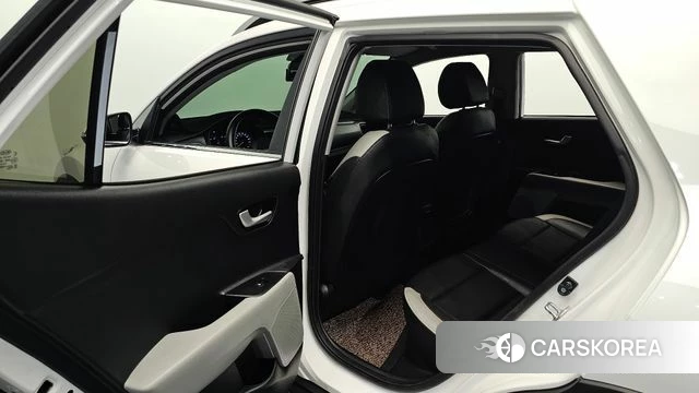 Kia Stonic 2018 Белый из Кореи, фото 2