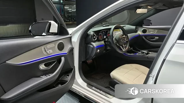 Mercedes-Benz E-Class W213 2019 Белый из Кореи, фото 2