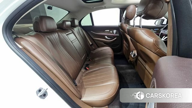 Mercedes-Benz E-Class W213 2019 Белый из Кореи, фото 2