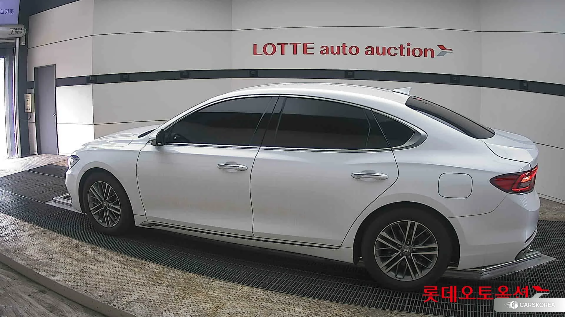 Hyundai Grandeur 2019 White cream (optional) из Кореи, фото 2