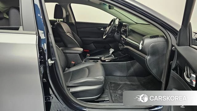 Kia The New K3 2nd generation 2023 Серый из Кореи, фото 2