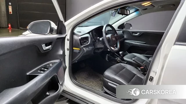 Kia Stonic 2018 Белый из Кореи, фото 2