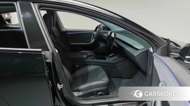 Tesla Model 3 2024 Черный из Кореи, фото 2