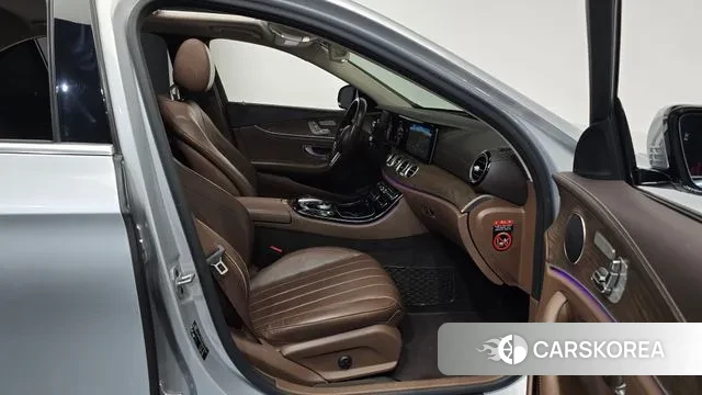 Mercedes-Benz E-Class W213 2019 Серебристо-серый из Кореи, фото 2