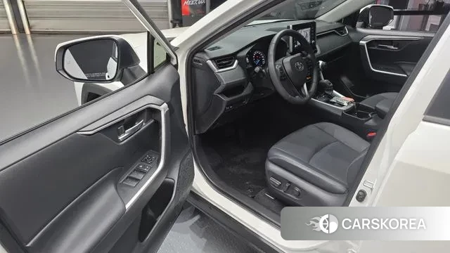 Toyota RAV4 5th Generation 2021 Белый из Кореи, фото 2