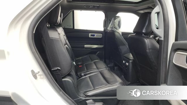 Ford Explorer 6th Generation 2022 Белый из Кореи, фото 2