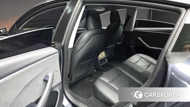 Tesla Model 3 2024 Серый из Кореи, фото 2