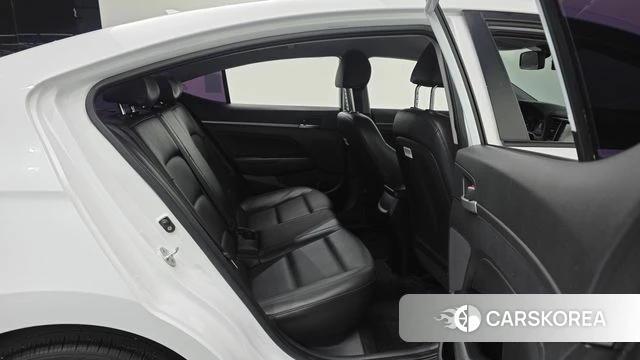 Hyundai Avante AD 2018 Белый из Кореи, фото 2