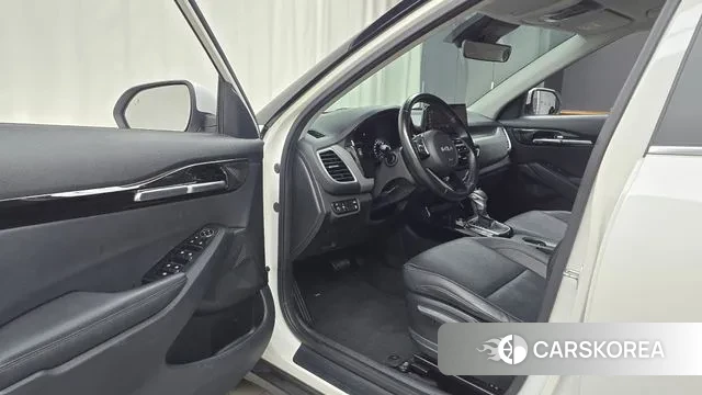 Kia Seltos 2022 Белый из Кореи, фото 2