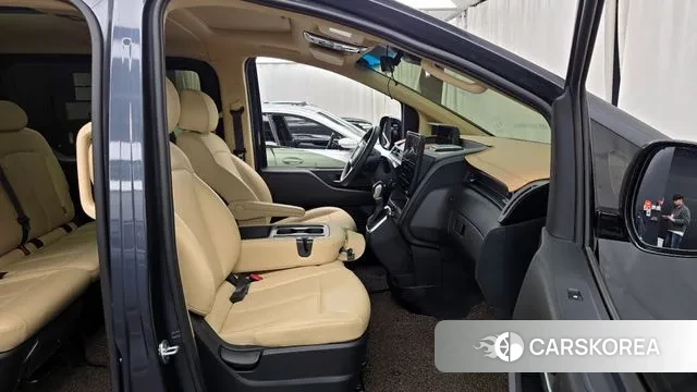 Hyundai Staria 2022 Серый из Кореи, фото 2