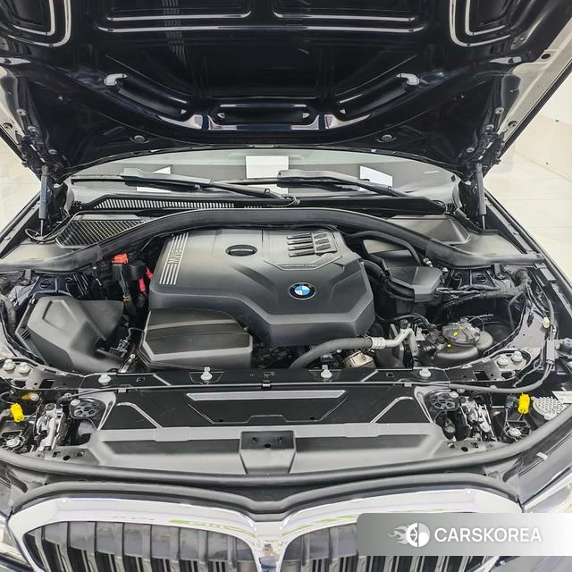 BMW 3 series 2022 Черный из Китая, фото 2