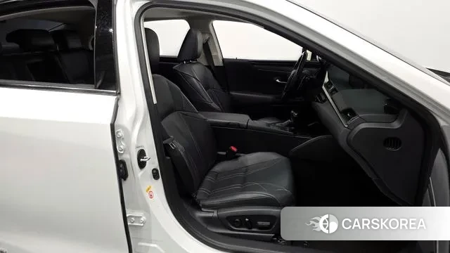 Lexus ES300h 7th generation 2019 Белый из Кореи, фото 2