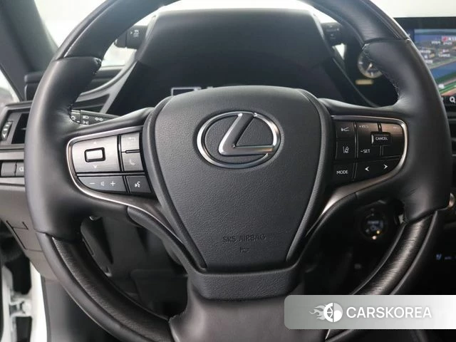 Lexus ES300h 7th generation 2025 Жемчужный цвет из Кореи, фото 2