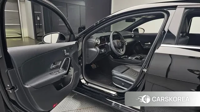 Mercedes-Benz A-Class W177 2020 Черный из Кореи, фото 2