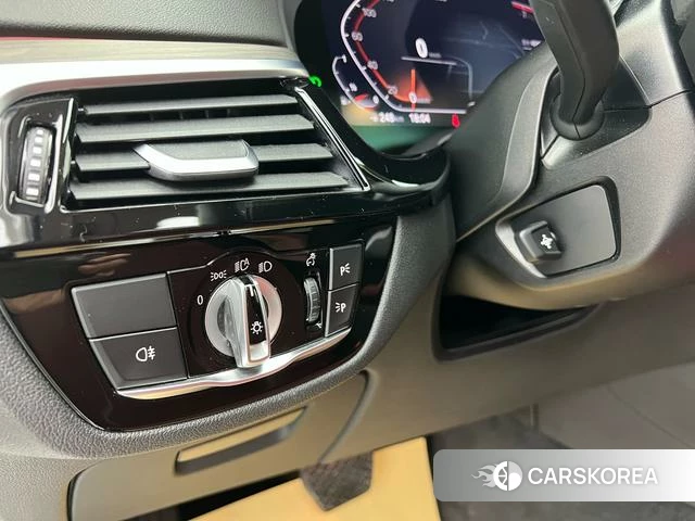BMW 5 series 2022 Белый из Китая, фото 2