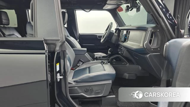 Ford Bronco 6th Generation 2024 Черный из Кореи, фото 2