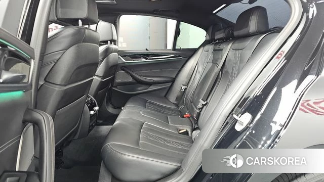 BMW 5 Series (G30) 2023 Черный из Кореи, фото 2