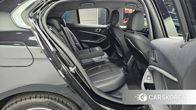 BMW 1 Series (F40) 2022 Черный из Кореи, фото 2