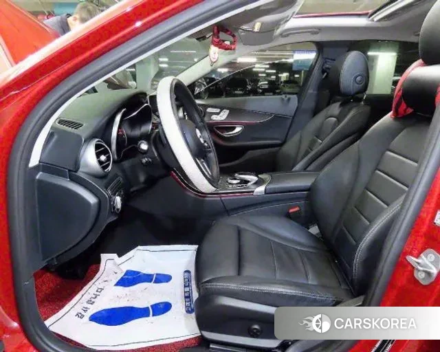 Mercedes-Benz C-Class W205 2019 Красный из Кореи, фото 2