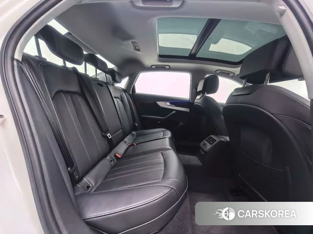 Audi A4L 2023 Белый из Китая, фото 2