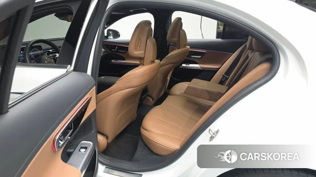 Mercedes-Benz E-Class W214 2024 Белый из Кореи, фото 2