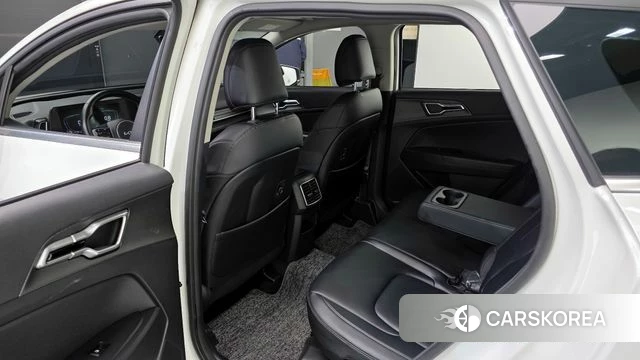 Kia Sportage 5th Generation 2023 Белый из Кореи, фото 2