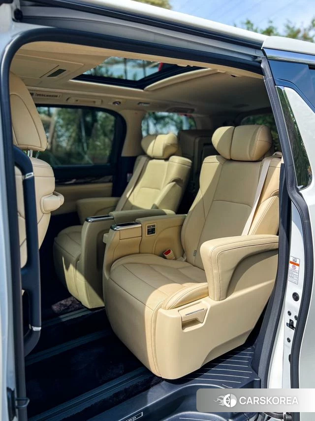 Toyota Elfa 2022 Белый из Китая, фото 2