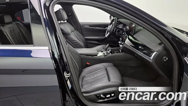 BMW 5 Series (G30) 2022 Черный из Кореи, фото 2