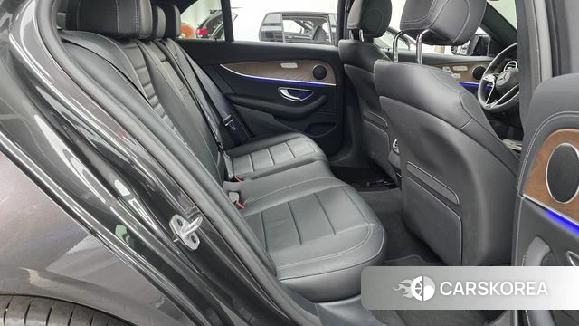Mercedes-Benz E-Class W213 2023 Серый из Кореи, фото 2