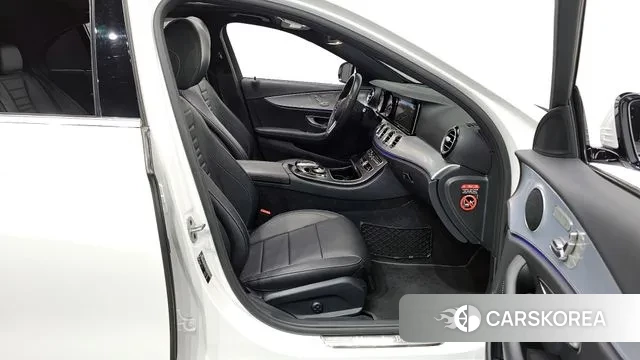 Mercedes-Benz E-Class W213 2019 Белый из Кореи, фото 2