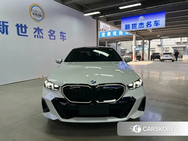 BMW 5 series 2026 Белый из Китая, фото 2