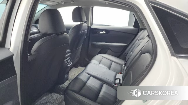 Kia The New K3 2nd generation 2022 Белый из Кореи, фото 2