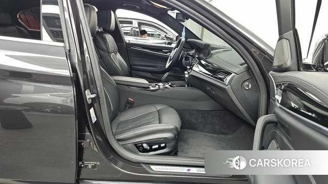 BMW 5 Series (G30) 2020 Серый из Кореи, фото 2