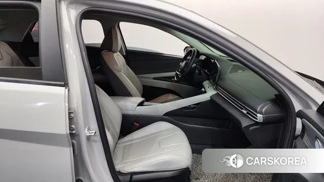 Hyundai Avante (CN7) 2021 Серебристо-серый из Кореи, фото 2