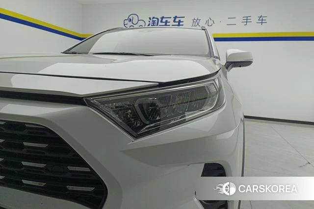 Toyota RAV4 Rongfang 2022 Белый из Китая, фото 2