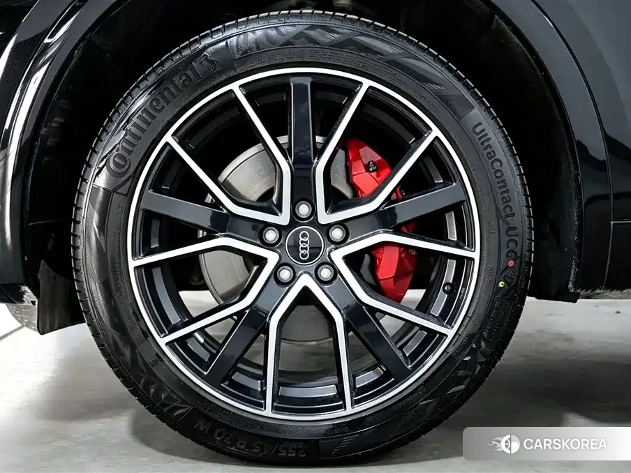 Audi Q5L 2025 Черный из Китая, фото 2