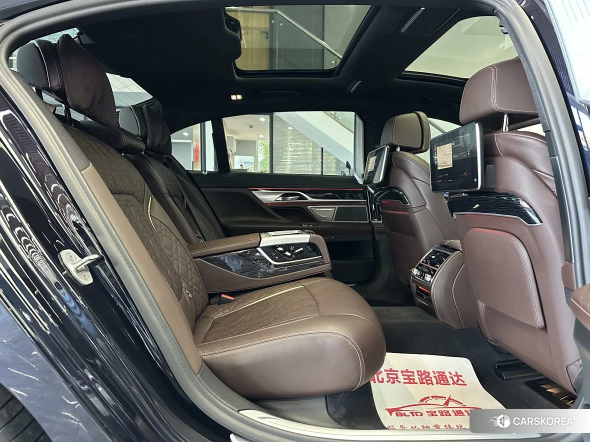 BMW 7 series 2021 Черный из Китая, фото 2