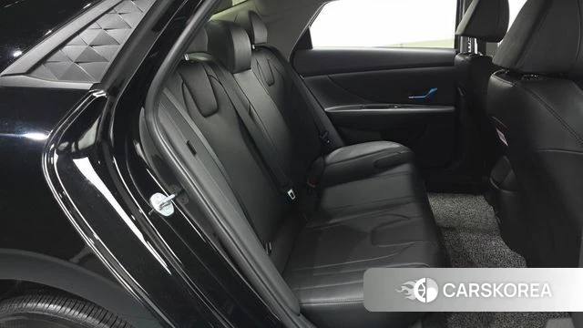 Hyundai The New Avante (CN7) 2023 Черный из Кореи, фото 2