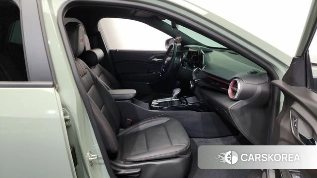 Chevrolet (GM Daewoo) Trax Crossover 2023 Светло-зеленый из Кореи, фото 2