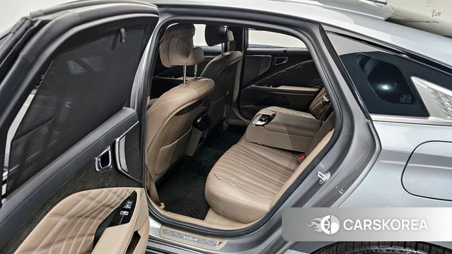 Kia K8 2024 Серебристо-серый из Кореи, фото 2