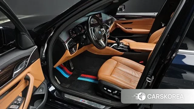 BMW 5 Series (G30) 2021 Черный из Кореи, фото 2