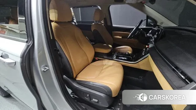 Kia Carnival 4th generation 2021 Серебряный из Кореи, фото 2